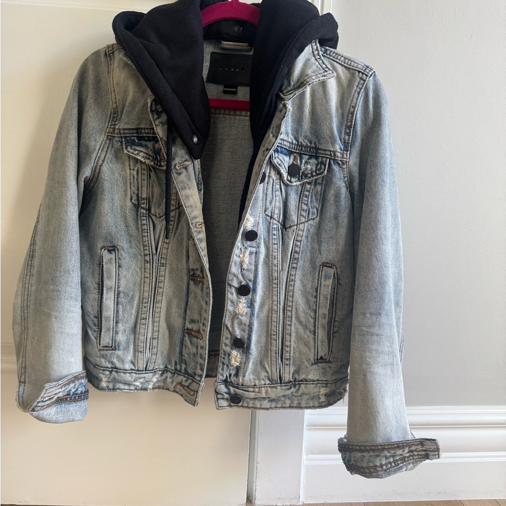 Blank NYC Hooded Denim Jacket in Casual Encounter - Size M